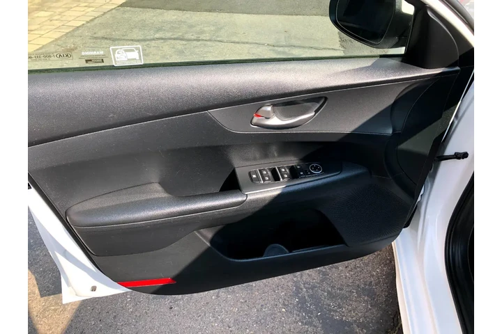 $13990 : 2020 Forte LXS image 10