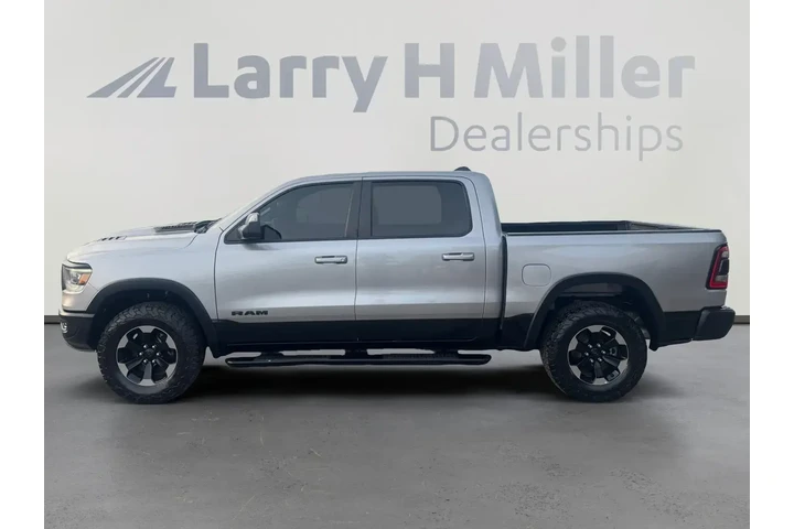 $33365 : Ram 1500 2020 4x4 Rebel 4dr image 2