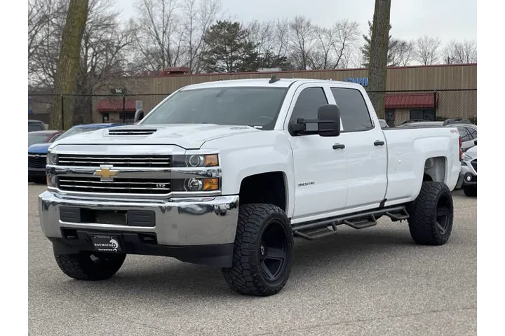 $28950 : 2016 Silverado 3500HD Work Tr image 9