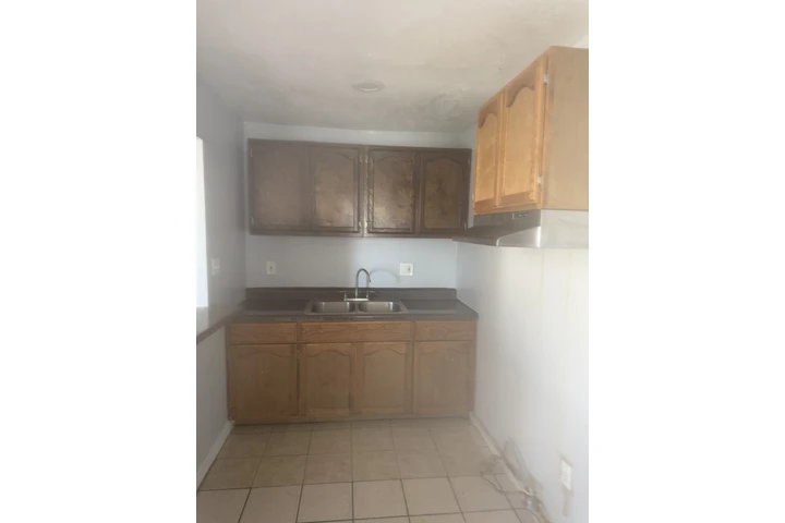 $3500 : Casa de renta en Compton image 6