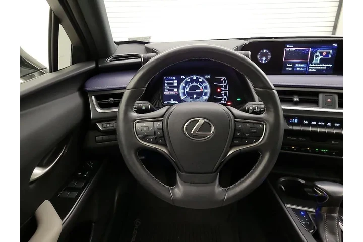 $26998 : Lexus UX 200 2020 4dr Crosso image 10