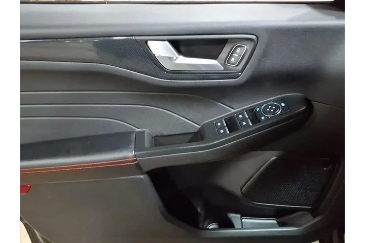 $28942 : Ford Escape 2024 AWD ST-Line image 9