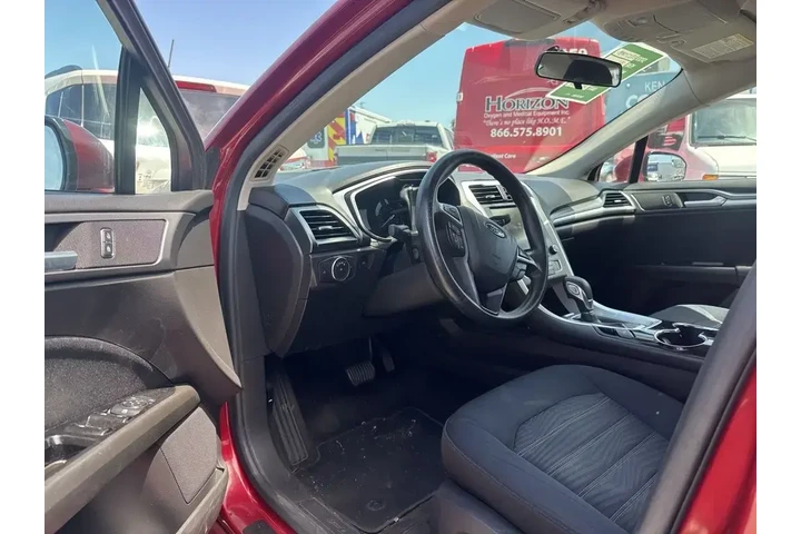 $12469 : Ford Fusion 2016 SE 4dr Seda image 5