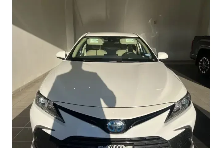 $26378 : Toyota Camry Hybrid 2024 LE image 2