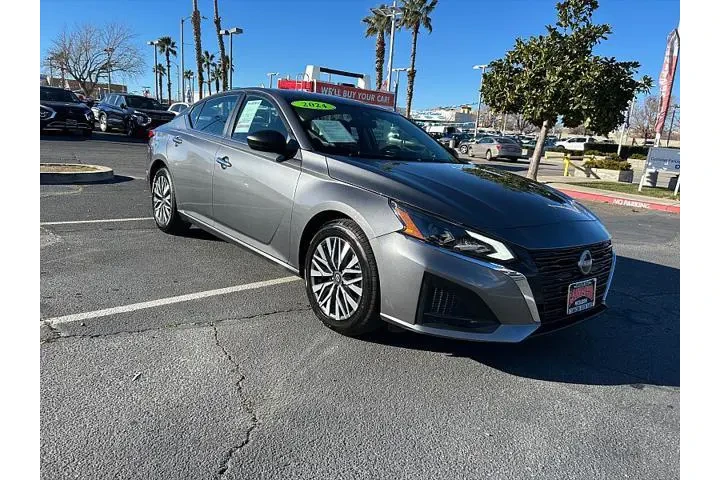 $20995 : Nissan Altima 2024 2.5 SV 4d image 1
