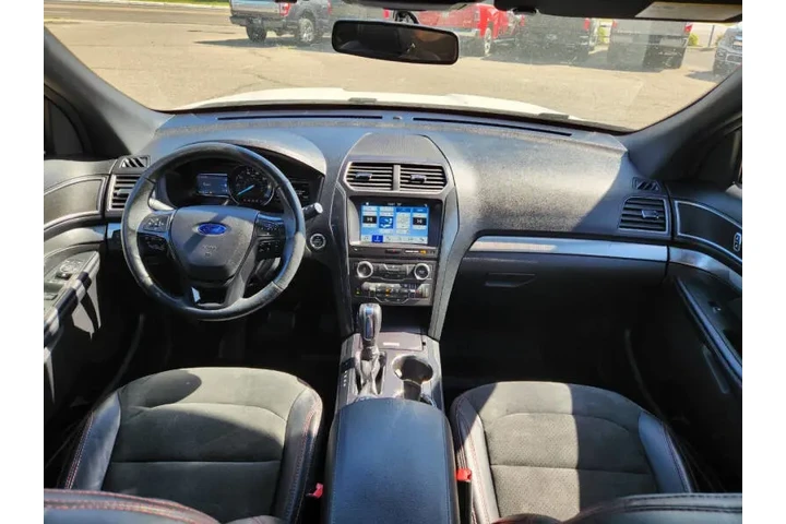 $17485 : 2018 Explorer XLT image 4