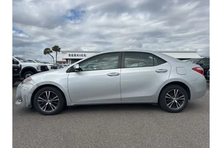 $10194 : Toyota Corolla 2017 LE 4dr S image 1