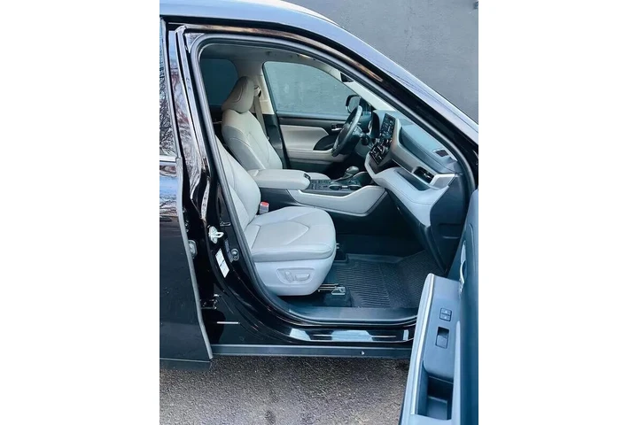 $30200 : 2020 Highlander XLE image 6