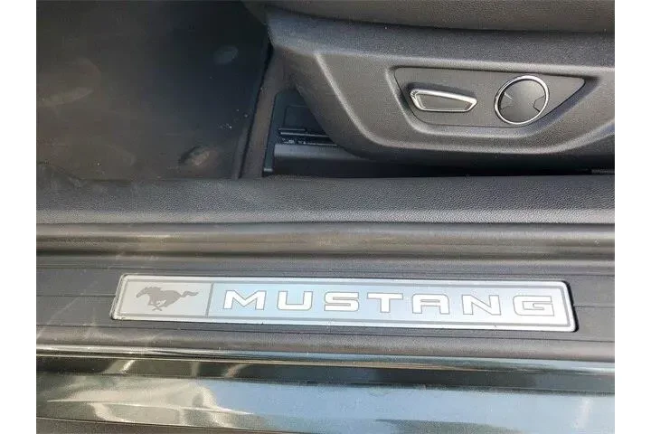 $13990 : Ford Mustang 2016 EcoBoost P image 9