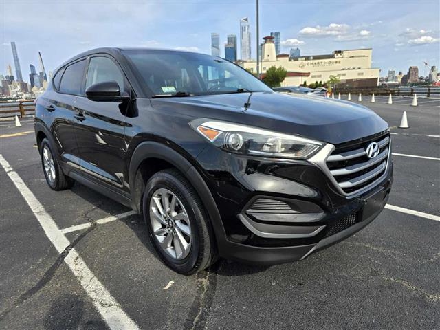 $12495 : 2018 HYUNDAI TUCSON image 3