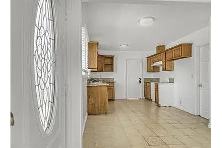 $1550 : Hot 2bd 1ba @ LA image 4