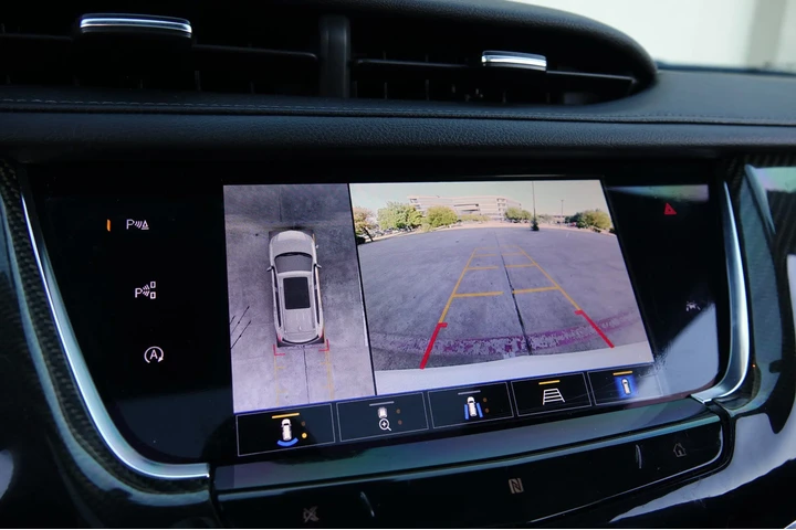 $18995 : 2021 XT6 AWD Sport image 9