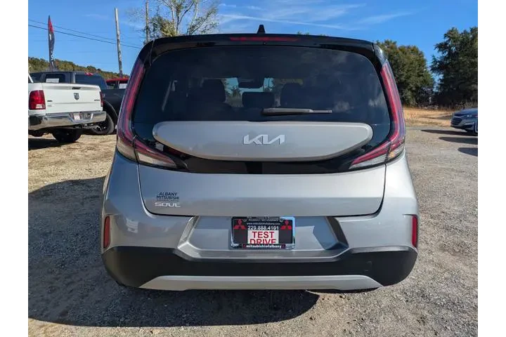 $15873 : Kia Soul 2023 LX 4dr Crossov image 4