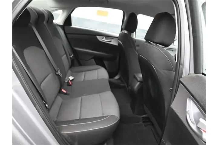 $17585 : Kia Forte 2024 LXS 4dr Sedan image 6