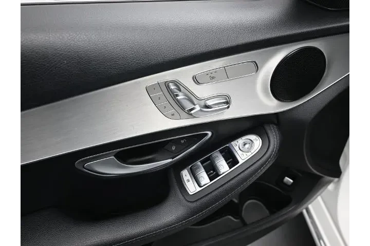 $14700 : Mercedes-Benz C-Class 2018 C image 9