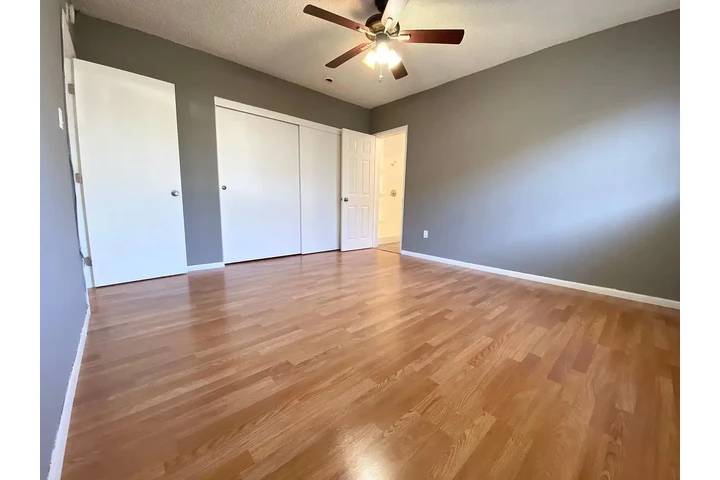 $900 : Casa privada y renovada de 2 image 3