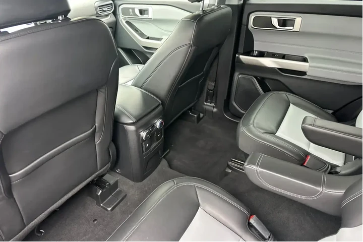 $26984 : Ford Explorer 2022 XLT 4dr S image 4