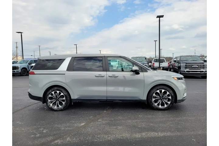 $37395 : Kia Carnival 2024 EX 4dr Min image 2