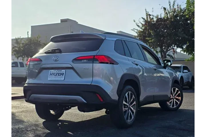$24900 : Toyota Corolla Cross 2023 XL image 5