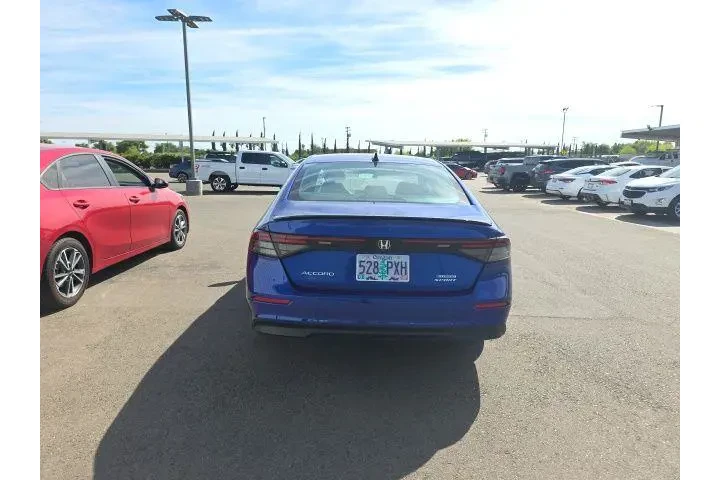 $29900 : Honda Accord Hybrid 2024 Spo image 5