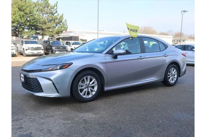 $23977 : Toyota Camry 2025 SE 4dr Sed image 5