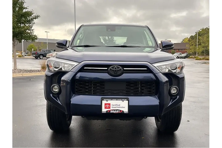 $40000 : Gold Certified2022 4Runner SR image 8