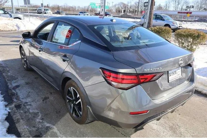 $17124 : Nissan Sentra 2025 SV 4dr Se image 7