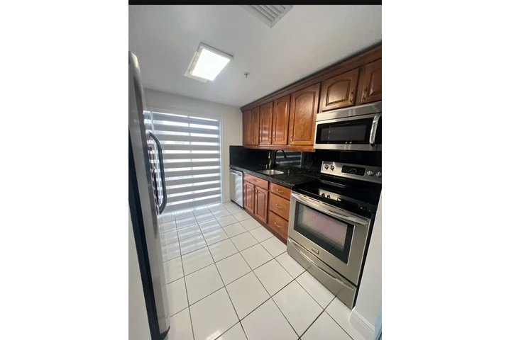 $2500 : Townhouse image 6