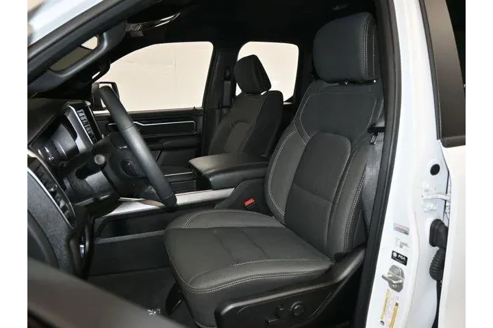 $35000 : Ram 1500 2024 4x2 Big Horn 4 image 10