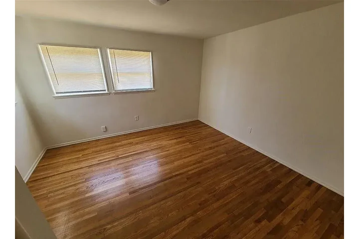 $2200 : MONTEBELLO rental + UTILITIES image 7