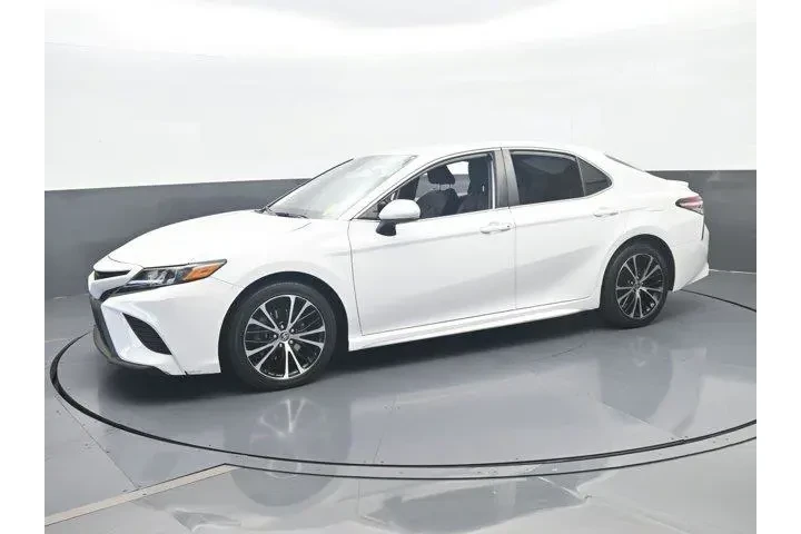 $15991 : Toyota Camry 2020 SE 4dr Sed image 2
