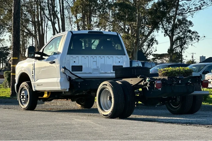 Ford F-350 Super Duty 2024 4 image 3