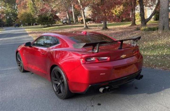 Chevrolet Camaro image 2