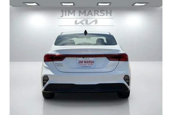 $18588 : Kia Forte 2023 LXS 4dr Sedan image 5