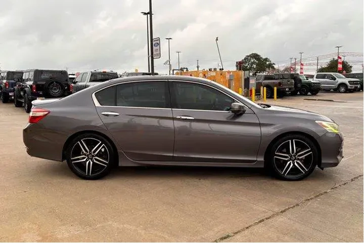$19977 : Honda Accord 2016 Touring 4d image 10