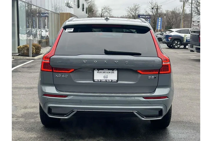 $37000 : Volvo XC60 2024 AWD B5 Core image 6