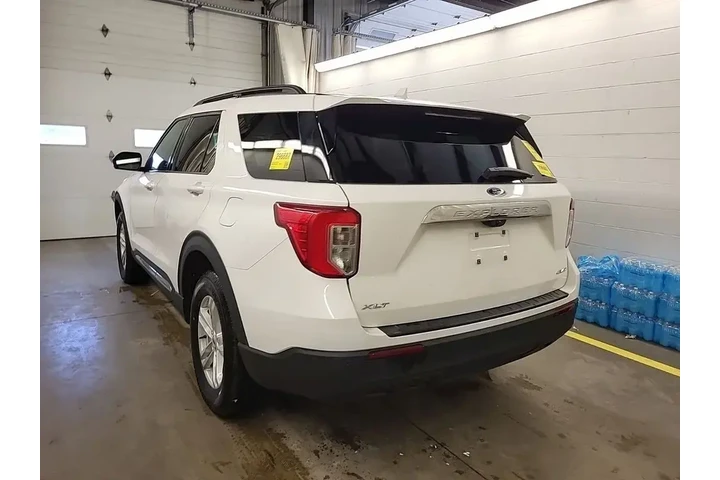 $26299 : Ford Explorer 2023 AWD XLT 4 image 4