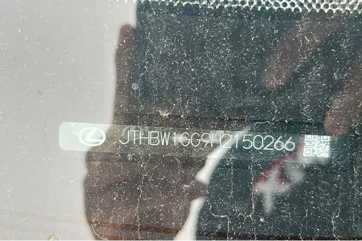 $13816 : Lexus ES 300h 2017 4dr Sedan image 3