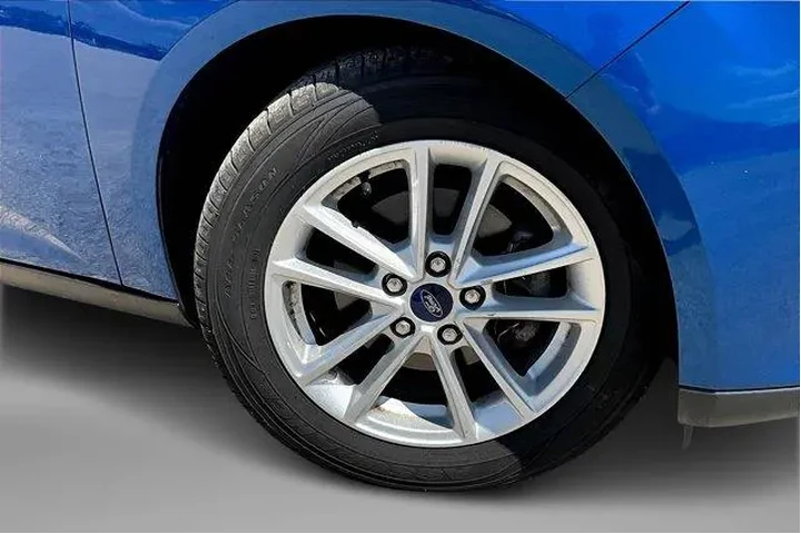 $15491 : Ford Focus 2018 SE 4dr Sedan image 9