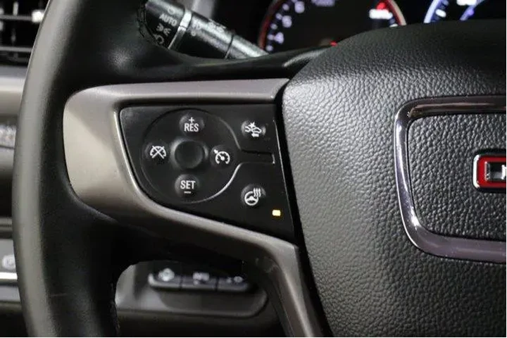 $30889 : GMC Acadia 2023 4x4 AT4 4dr image 9