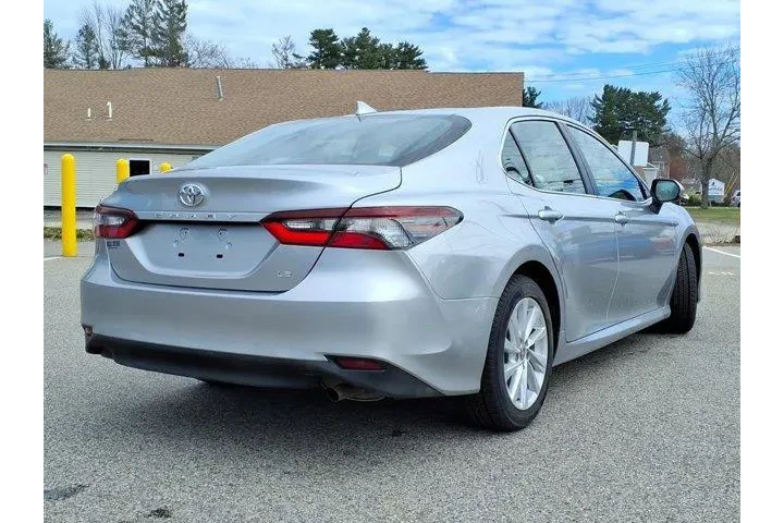 $25311 : Toyota Camry 2023 LE 4dr Sed image 3