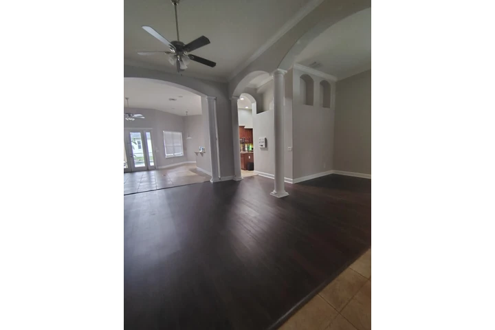 Ele cleaning services image 5