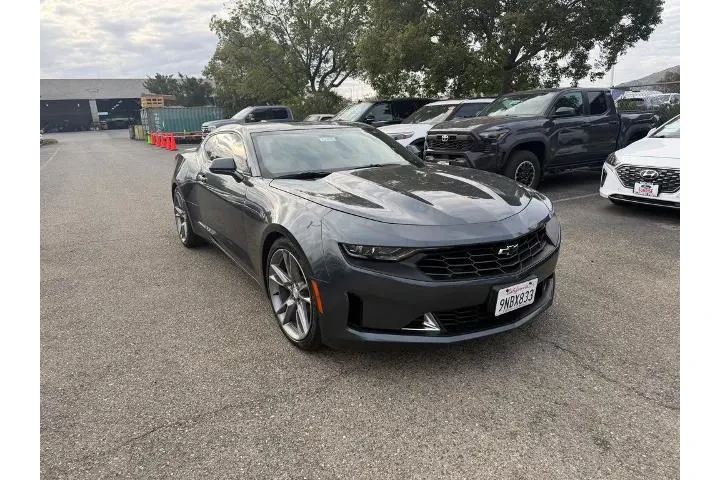 $19800 : Chevrolet Camaro 2020 LT 2dr image 2