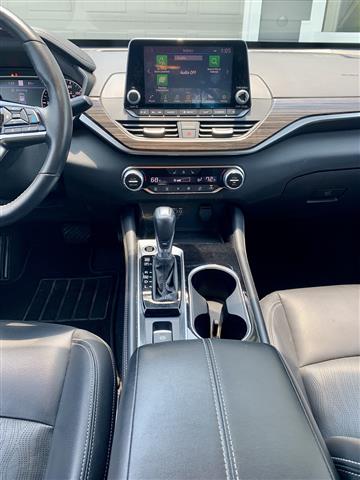 $9900 : 2020 Nissan Altima SL image 6