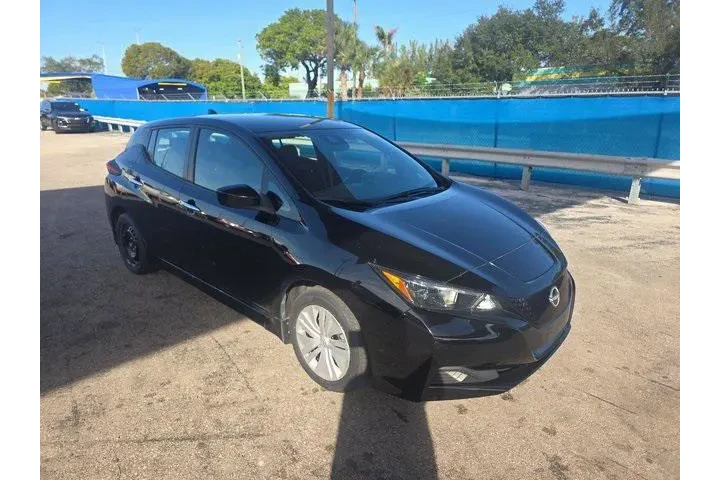 $9988 : Nissan LEAF 2023 S 4dr Hatch image 3