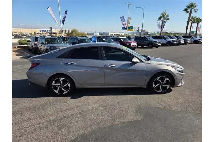 $19900 : Hyundai ELANTRA Hybrid 2023 image 9