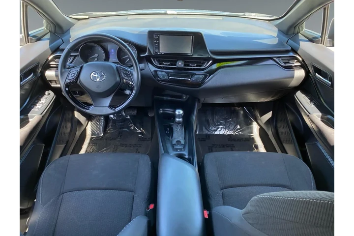 $19861 : Toyota C-HR 2018 XLE 4dr Cro image 10