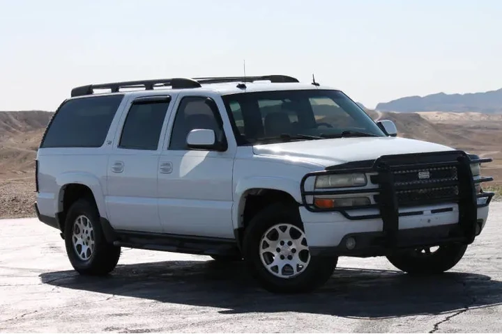 $6995 : 2004 Suburban 1500 Z71 image 1