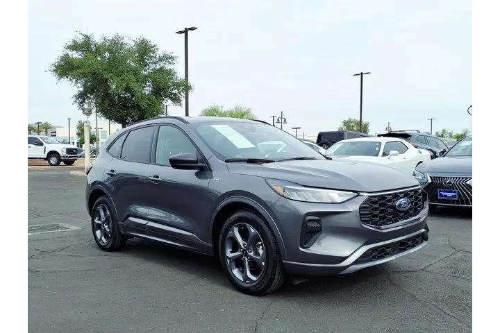 $23329 : Ford Escape 2023 ST-Line 4dr image 8