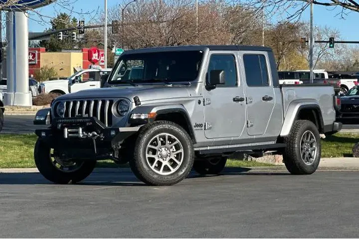 $26995 : Jeep Gladiator 2020 4x4 Spor image 1